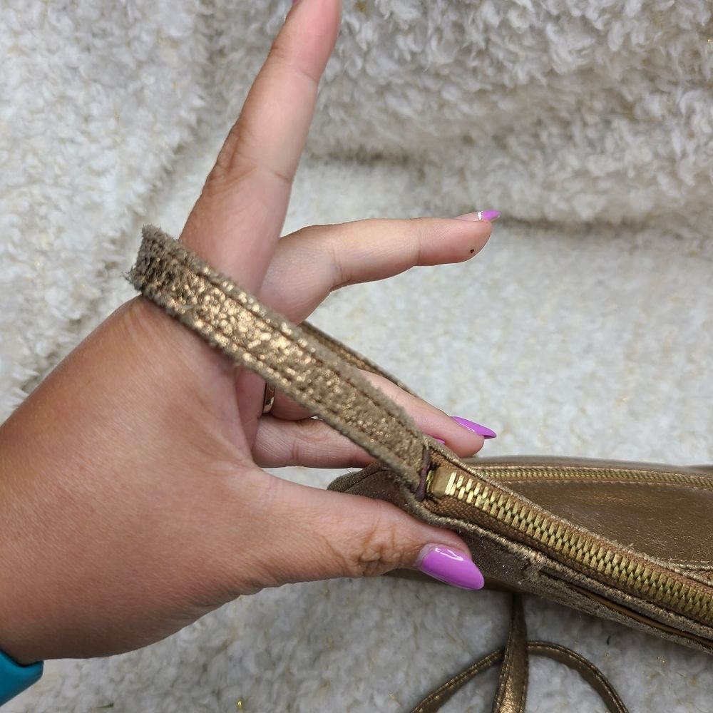 Hobo International Metalic Gold Crossbody Purse - Picture 4 of 7